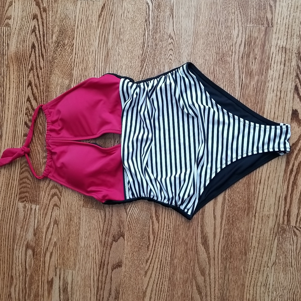 (S) Women's Halter Neck Cutout Ruched One Piece Swimsuit Beach Vacation Keyhole